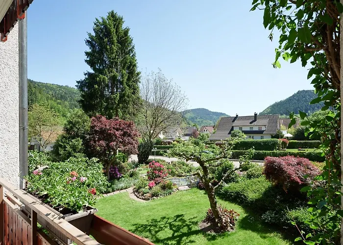 Garni Cafe Schacher بيت ضيافة